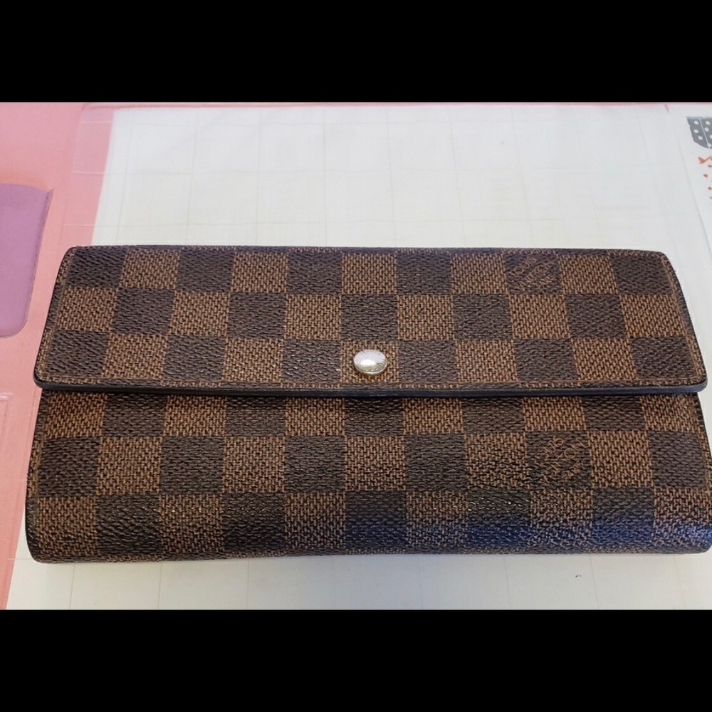 Louis Vuitton Damier Wallet AUTHENTIC!!!